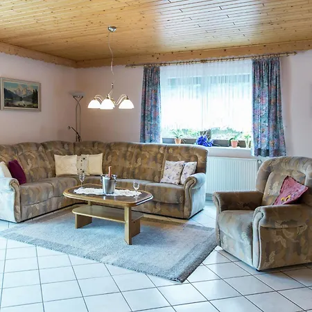 Erdgeschosswohnung In Ruhiger Lage Дом отдыха