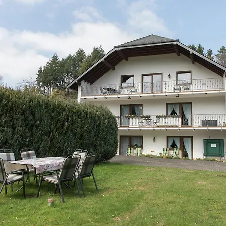 Erdgeschosswohnung In Ruhiger Lage Дом отдыха Lirstal