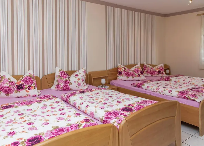 Erdgeschosswohnung In Ruhiger Lage בית נופש *